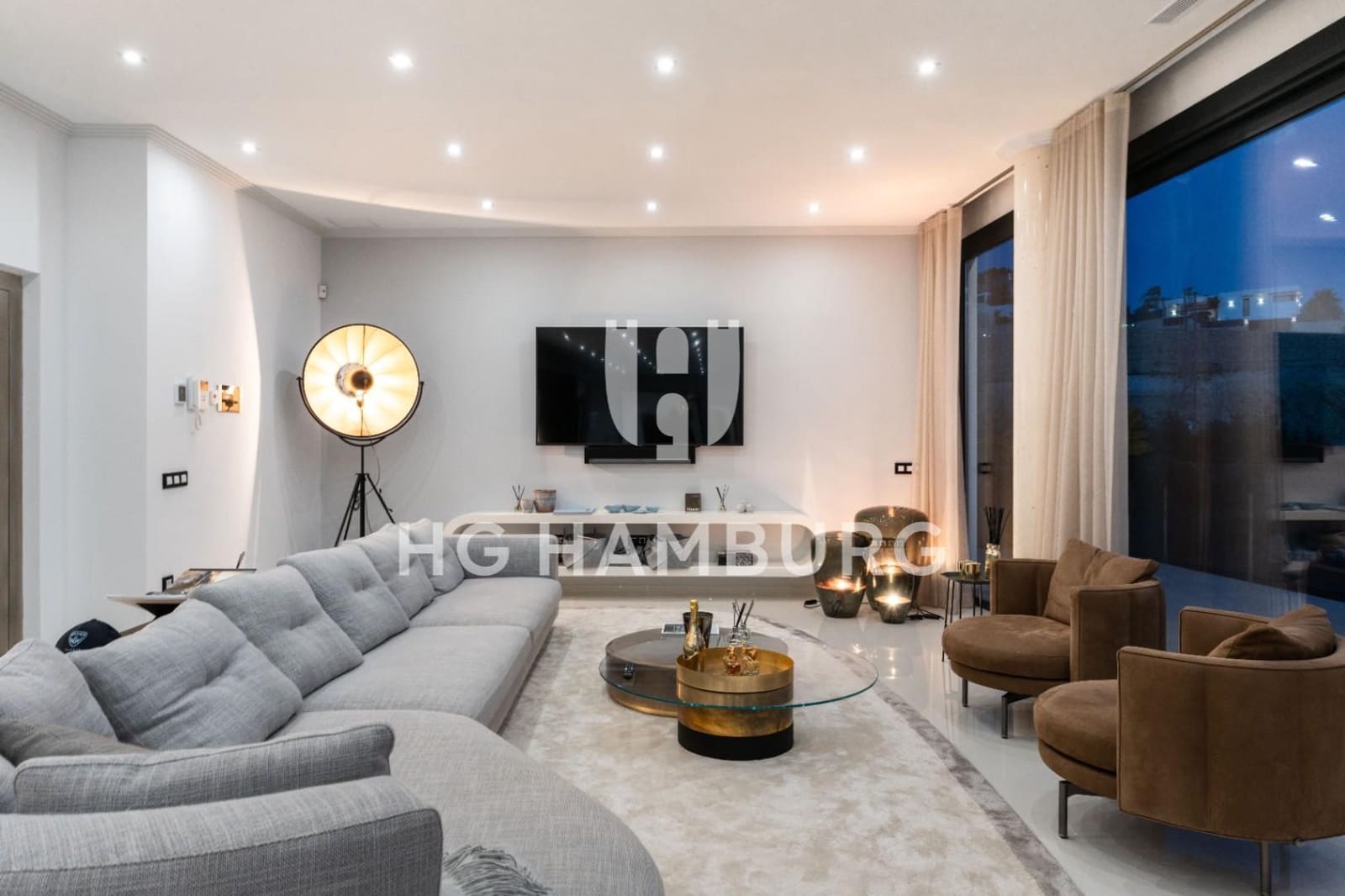 5 bedroom Villa for sale in Benissa with pool garage - € 3,500,000 (Ref: 9588309)