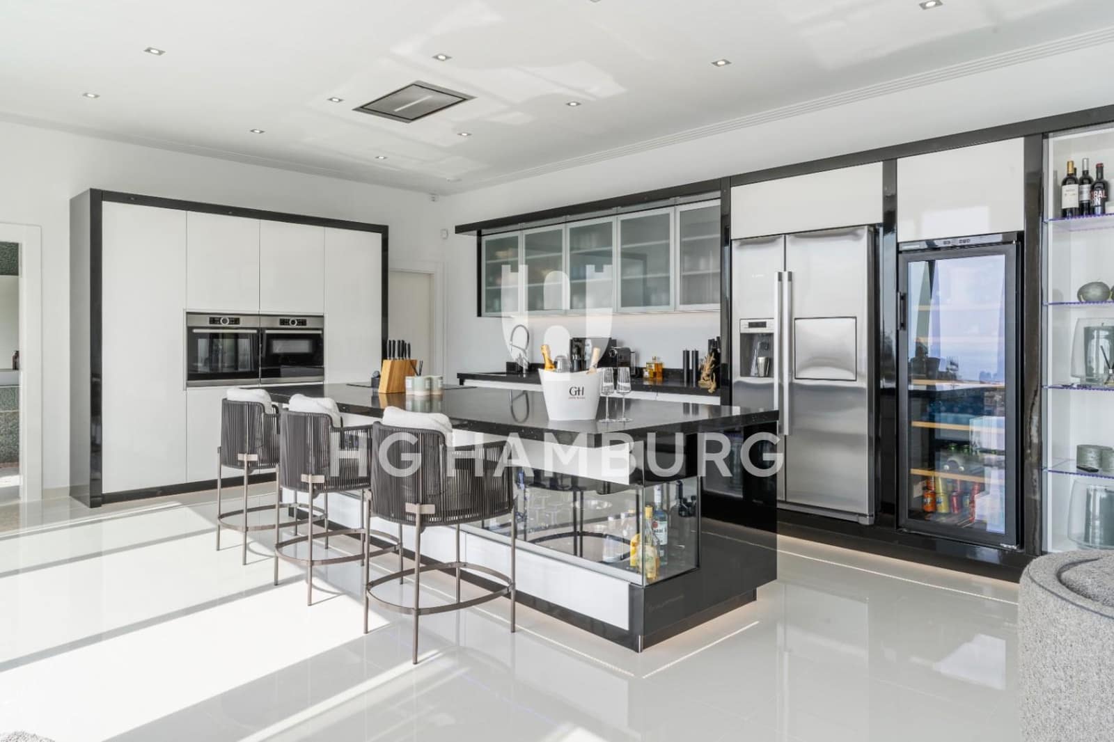 5 bedroom Villa for sale in Benissa with pool garage - € 3,500,000 (Ref: 9588309)