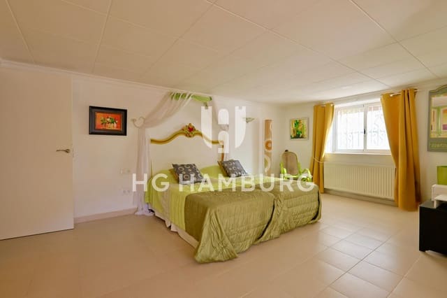 Chalet de 4 habitaciones en Javea / Xàbia en venta con piscina garaje - 750.000 € (Ref: 9592167)