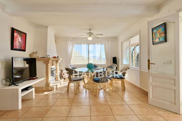 Chalet de 4 habitaciones en Javea / Xàbia en venta con piscina garaje - 750.000 € (Ref: 9592167)