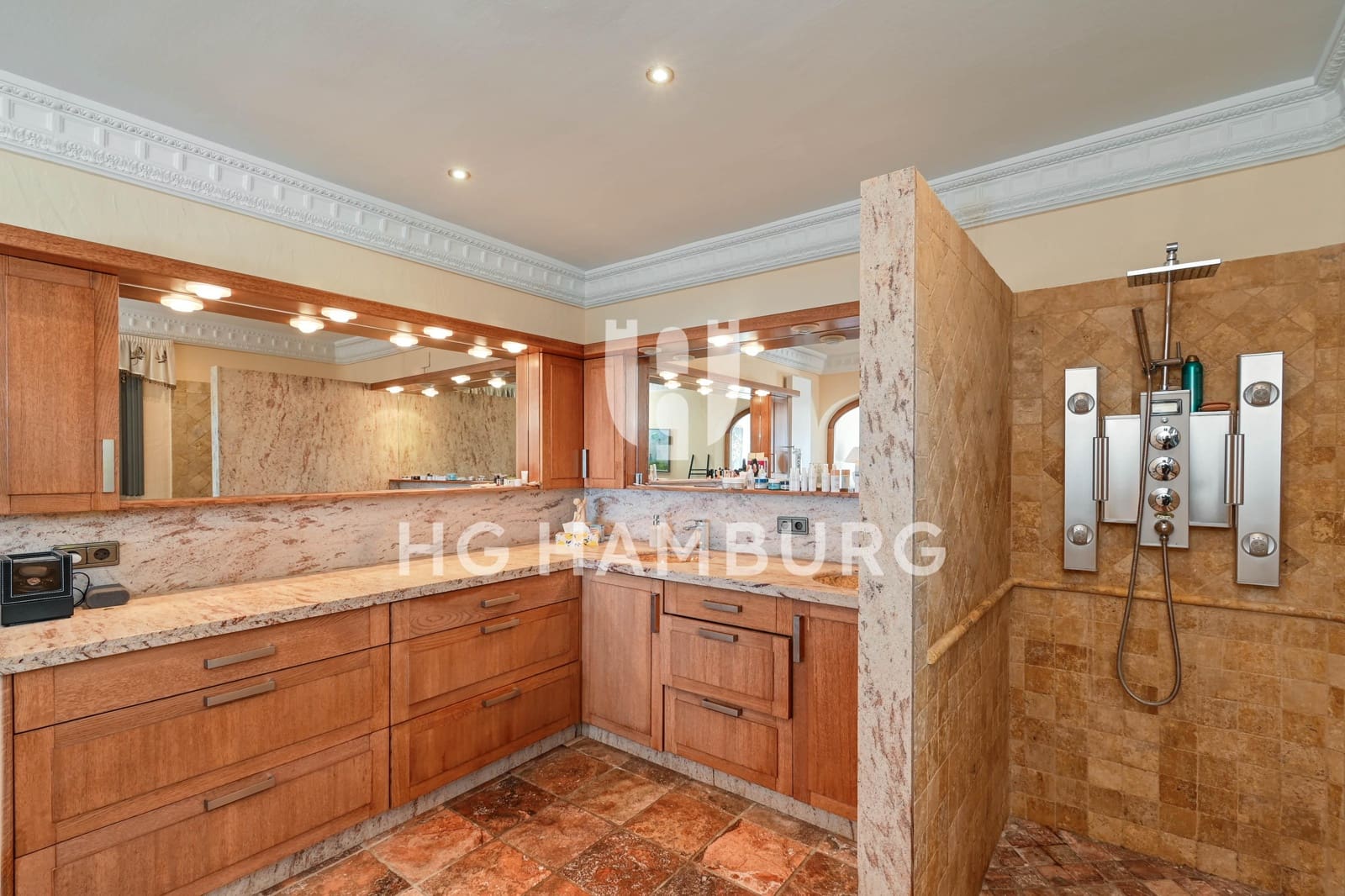 6 makuuhuone Huvila myytävänä paikassa Benissa mukana uima-altaan 
autotalli - 3 900 000 € (Ref: 9627918)