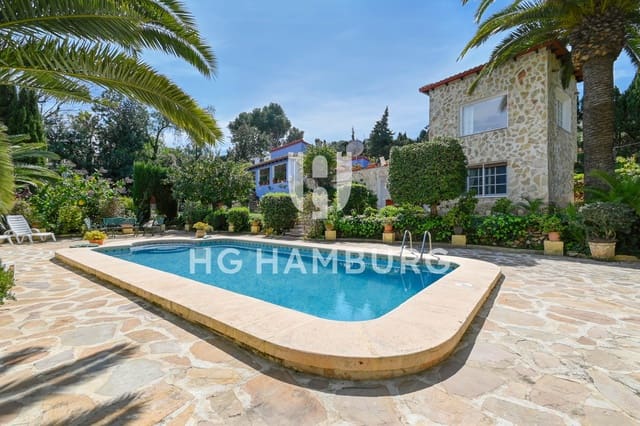 Chalet de 4 habitaciones en Javea / Xàbia en venta con piscina - 870.000 € (Ref: 9733725)