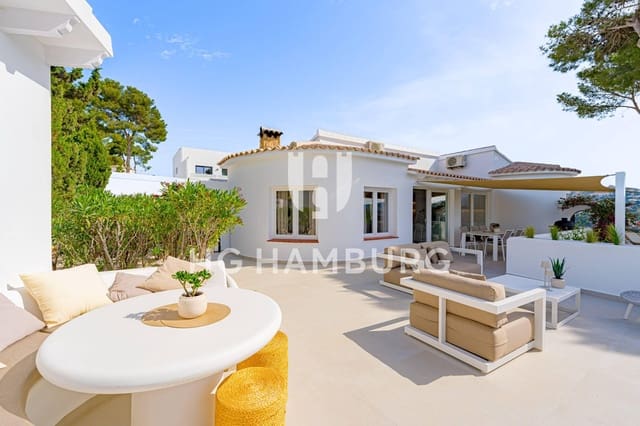 4 makuuhuone Huvila myytävänä paikassa Moraira, Teulada-Moraira mukana uima-altaan 
autotalli - 1 395 000 € (Ref: 9882401)