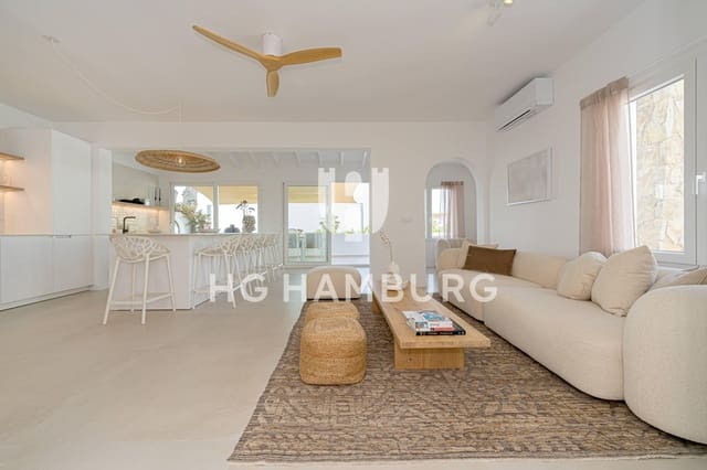 4 makuuhuone Huvila myytävänä paikassa Moraira, Teulada-Moraira mukana uima-altaan 
autotalli - 1 395 000 € (Ref: 9882401)