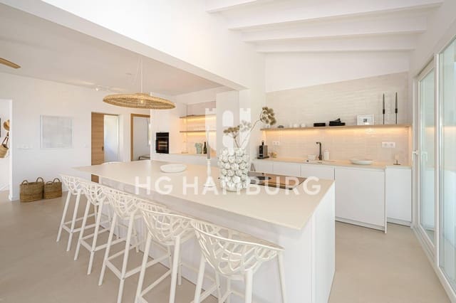 4 makuuhuone Huvila myytävänä paikassa Moraira, Teulada-Moraira mukana uima-altaan 
autotalli - 1 395 000 € (Ref: 9882401)