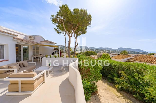 4 makuuhuone Huvila myytävänä paikassa Moraira, Teulada-Moraira mukana uima-altaan 
autotalli - 1 395 000 € (Ref: 9882401)