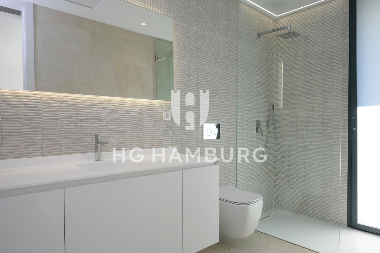 4 bedroom Villa for sale in Altea with pool garage - € 2,250,000 (Ref: 9956118)