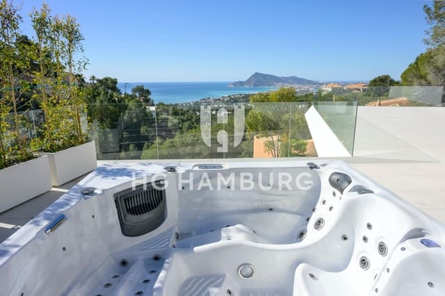 4 sypialnia Willa na sprzedaż w Altea z basenem garażem - 2 250 000 € (Ref: 9956118)