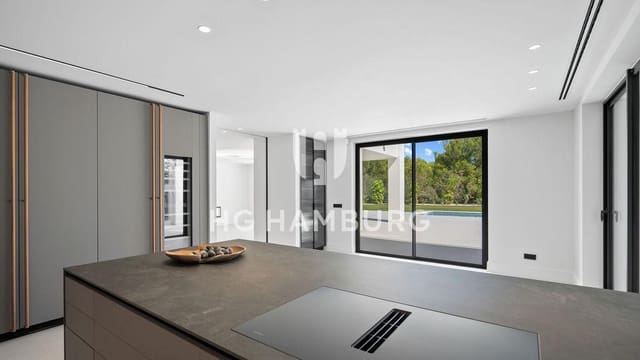 4 soveværelse Villa til salg i Moraira, Teulada-Moraira med swimmingpool garage - € 2.850.000 (Ref: 9956120)