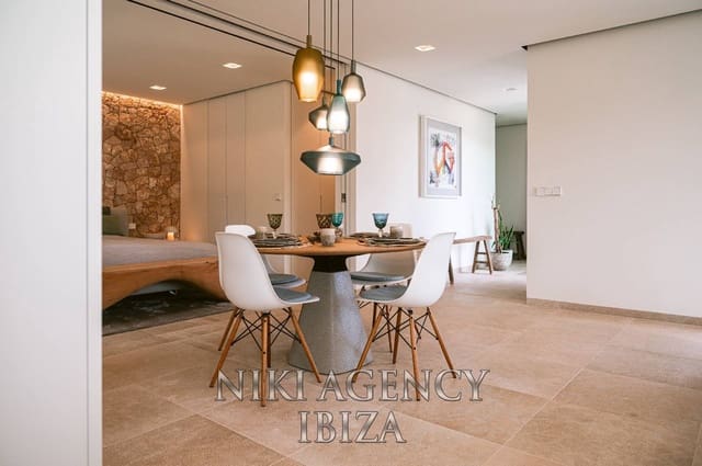 2 bedroom Apartment for sale in Ibiza / Eivissa town with pool garage - € 1,875,000 (Ref: 10002580)