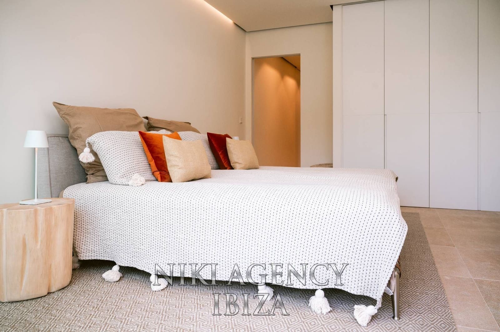 2 bedroom Apartment for sale in Ibiza / Eivissa town with pool garage - € 1,875,000 (Ref: 10002580)