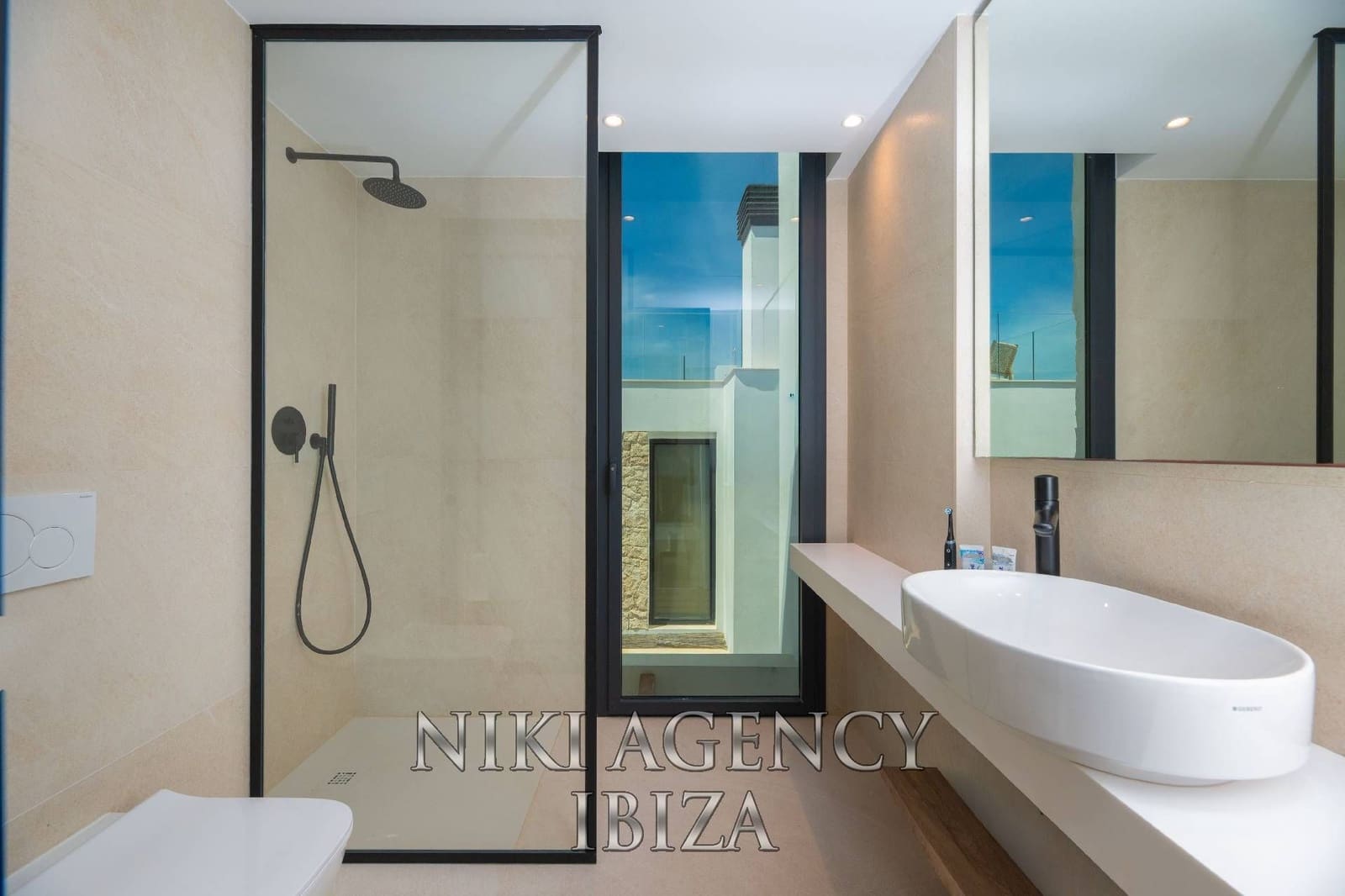 4 soveværelse Villa til salg i Cala Tarida med swimmingpool garage - € 1.150.000 (Ref: 10002581)