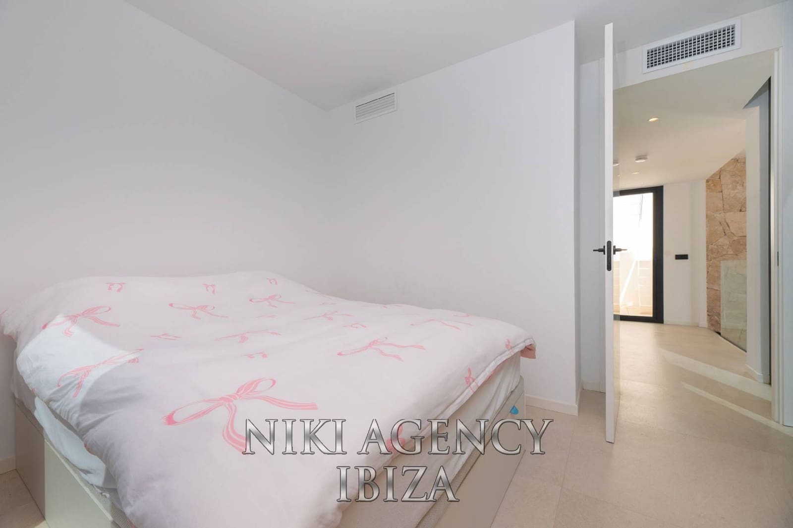 4 soveværelse Villa til salg i Cala Tarida med swimmingpool garage - € 1.150.000 (Ref: 10002581)