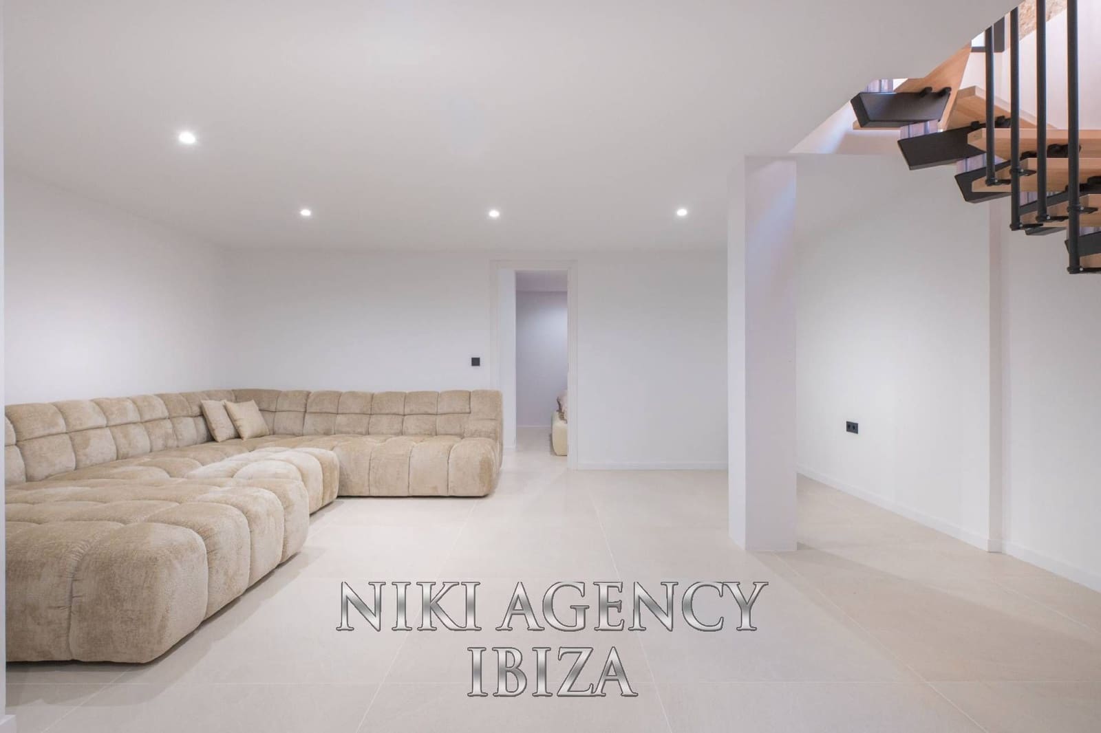 4 soveværelse Villa til salg i Cala Tarida med swimmingpool garage - € 1.150.000 (Ref: 10002581)