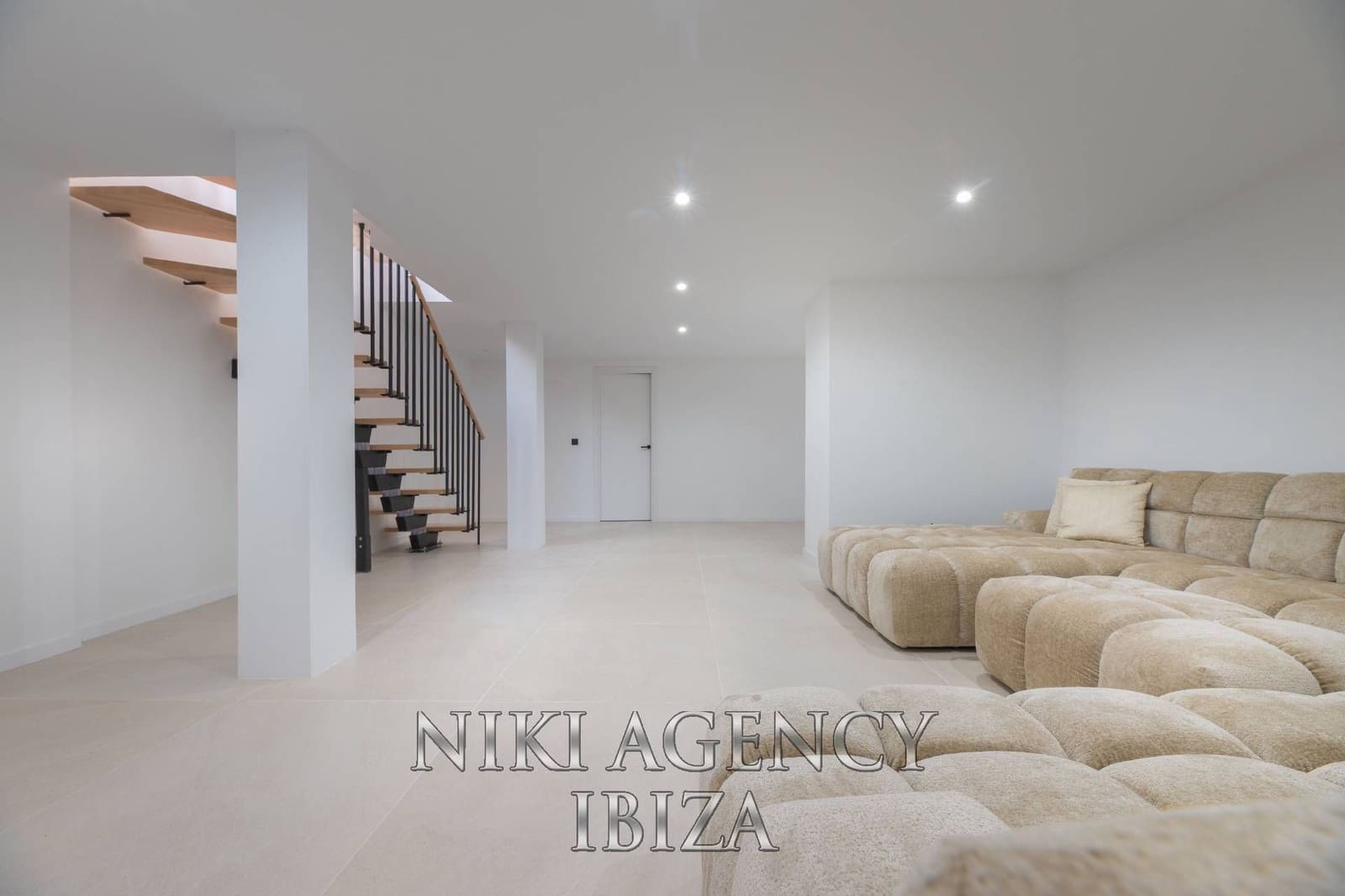 4 soveværelse Villa til salg i Cala Tarida med swimmingpool garage - € 1.150.000 (Ref: 10002581)