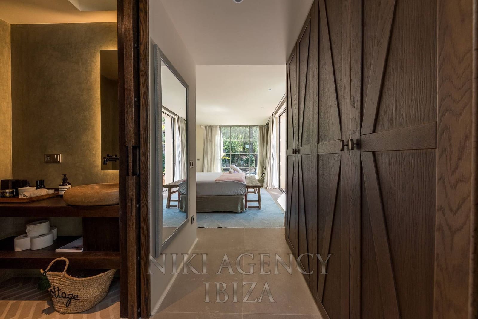 5 bedroom Villa for sale in Can Furnet with pool garage - € 9,500,000 (Ref: 10108667)