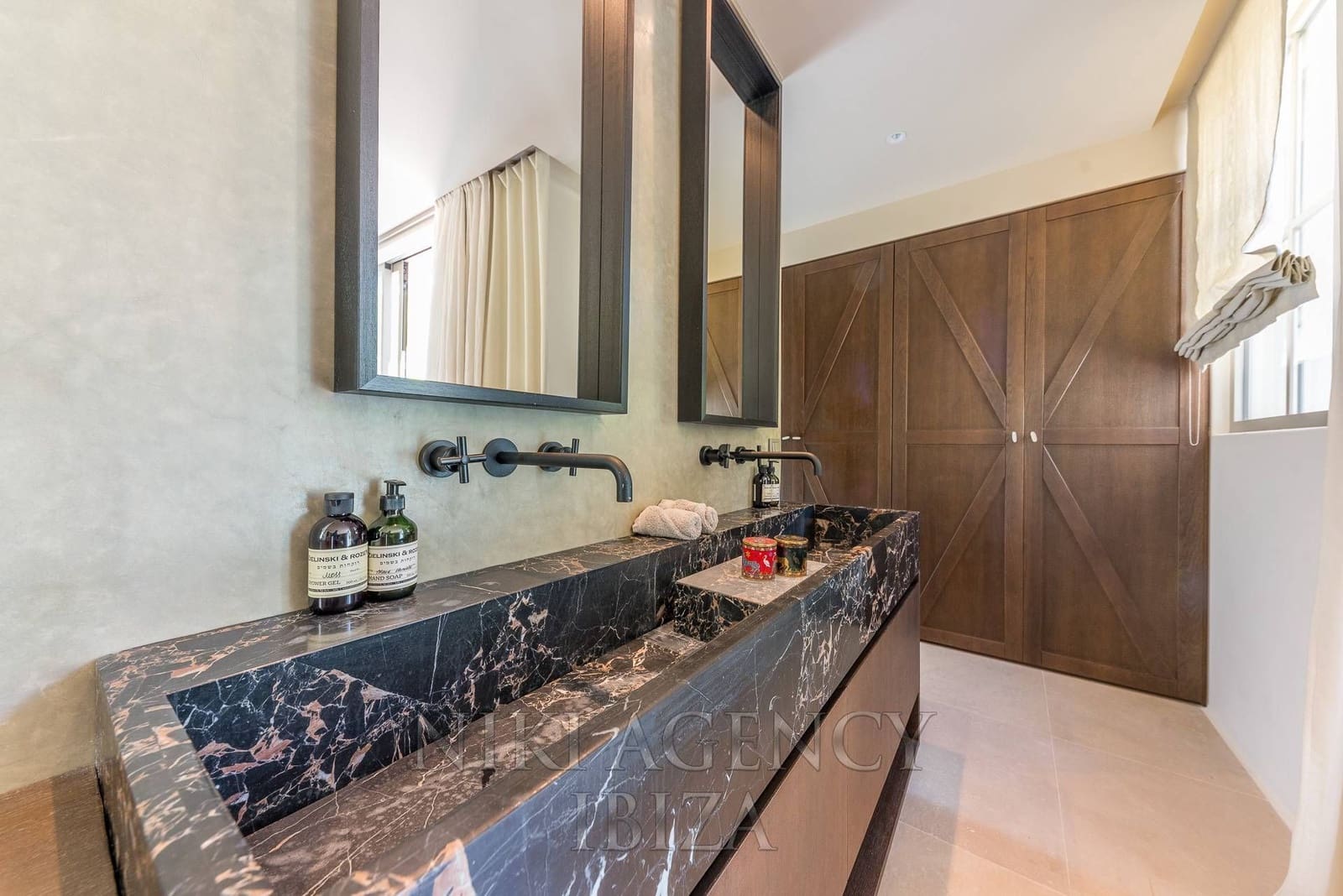 5 bedroom Villa for sale in Can Furnet with pool garage - € 9,500,000 (Ref: 10108667)