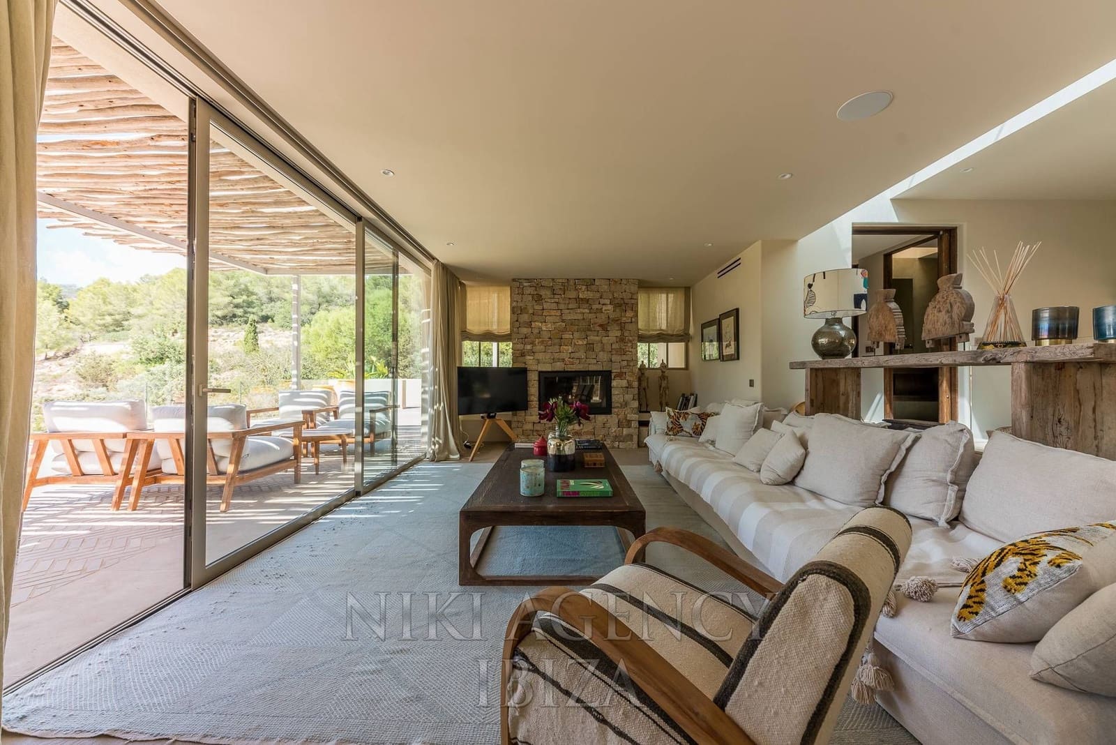 5 bedroom Villa for sale in Can Furnet with pool garage - € 9,500,000 (Ref: 10108667)