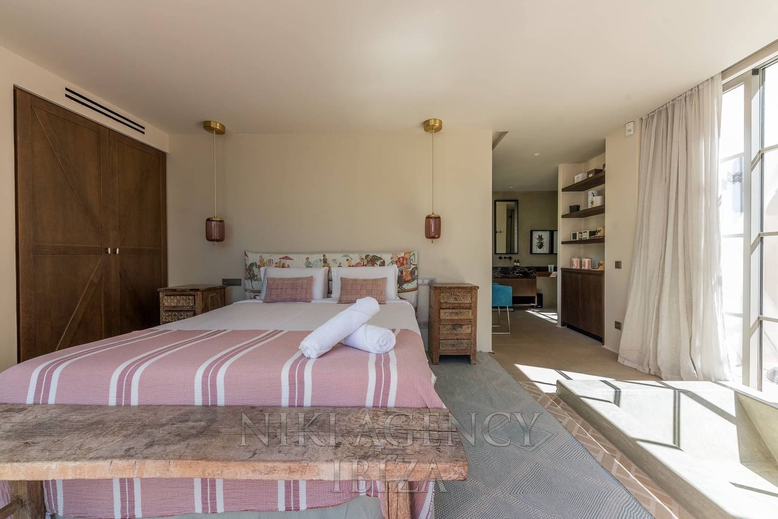 5 bedroom Villa for sale in Can Furnet with pool garage - € 9,500,000 (Ref: 10108667)