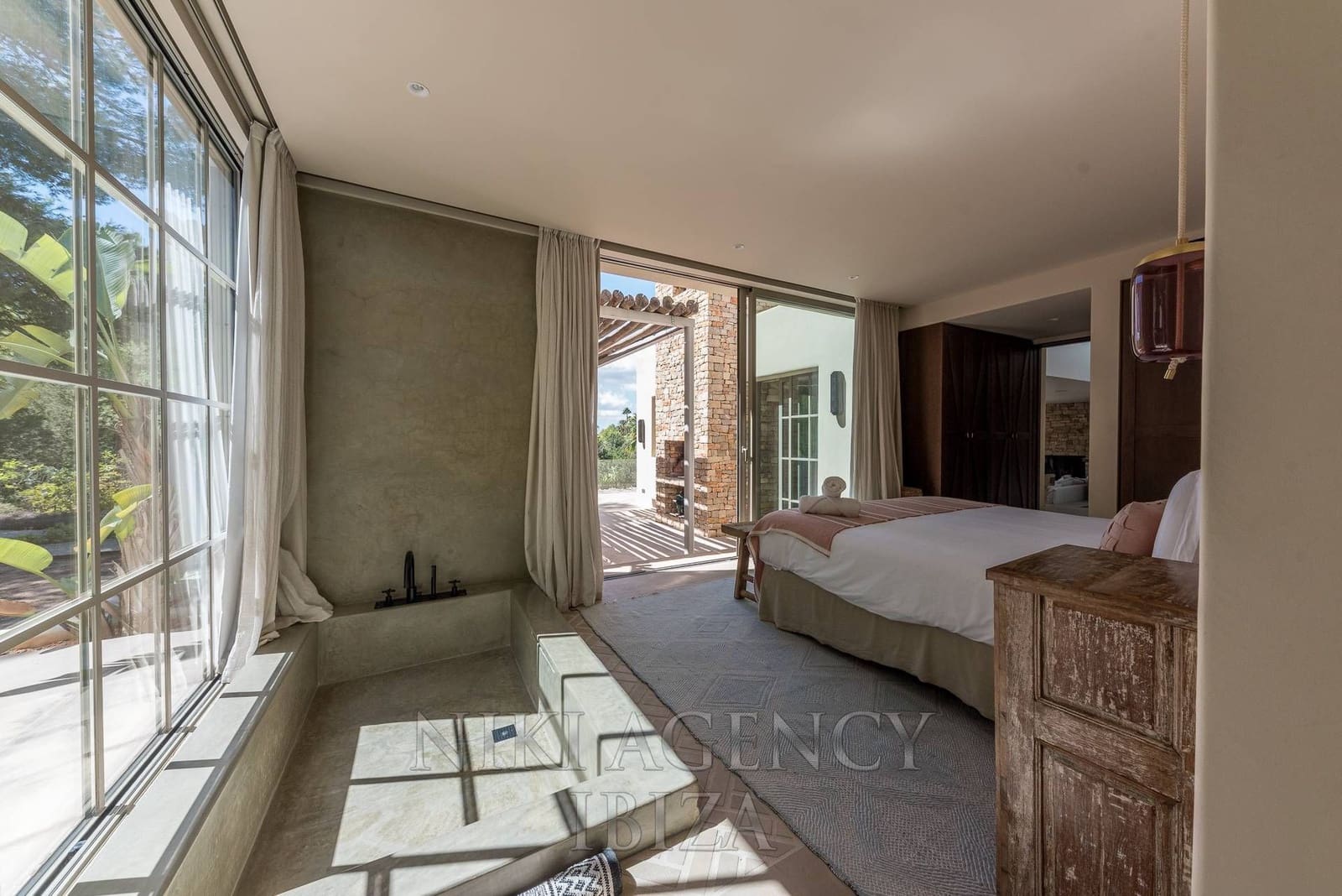 5 bedroom Villa for sale in Can Furnet with pool garage - € 9,500,000 (Ref: 10108667)