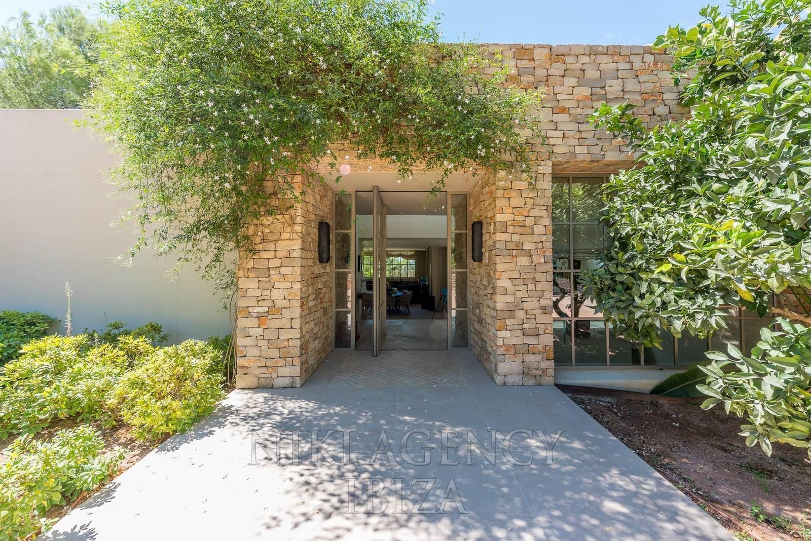 5 bedroom Villa for sale in Can Furnet with pool garage - € 9,500,000 (Ref: 10108667)