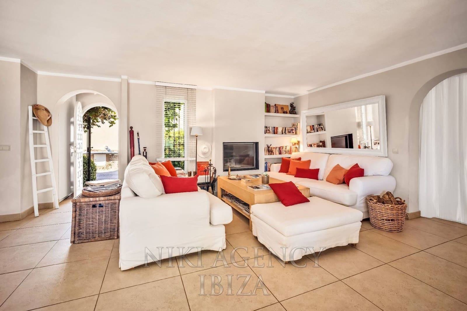 4 chambre Villa/Maison à vendre à Santa Eulalia / Santa Eularia avec piscine garage - 2 695 000 € (Ref: 10135589)