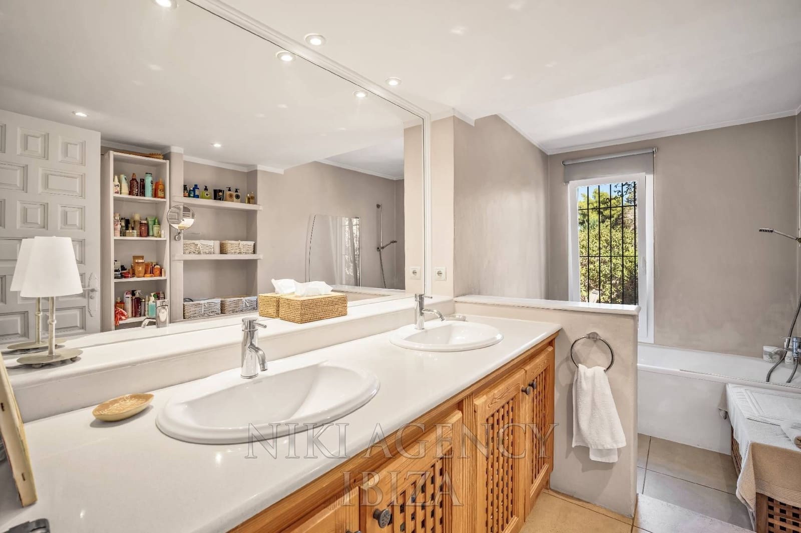 4 chambre Villa/Maison à vendre à Santa Eulalia / Santa Eularia avec piscine garage - 2 695 000 € (Ref: 10135589)