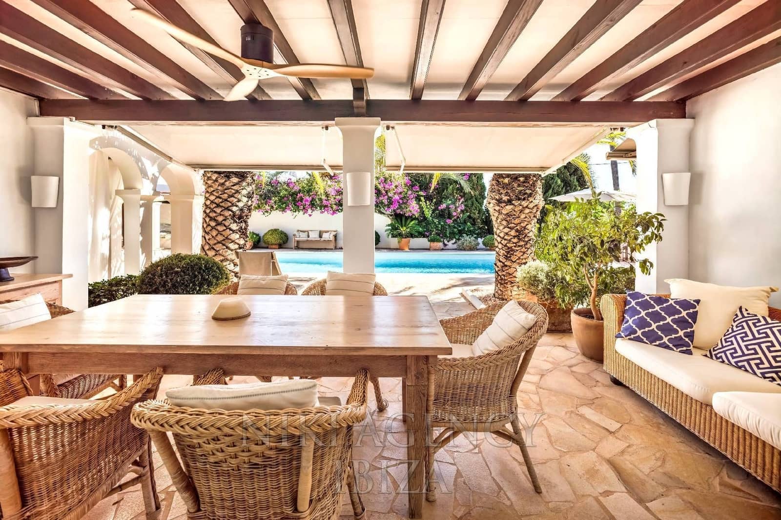 4 chambre Villa/Maison à vendre à Santa Eulalia / Santa Eularia avec piscine garage - 2 695 000 € (Ref: 10135589)