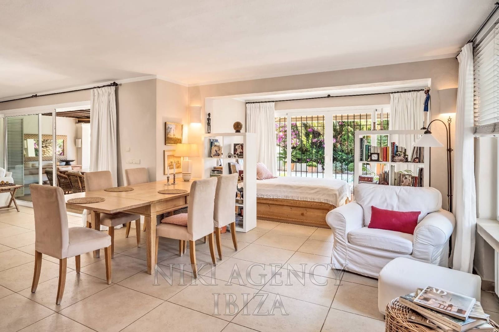 4 chambre Villa/Maison à vendre à Santa Eulalia / Santa Eularia avec piscine garage - 2 695 000 € (Ref: 10135589)
