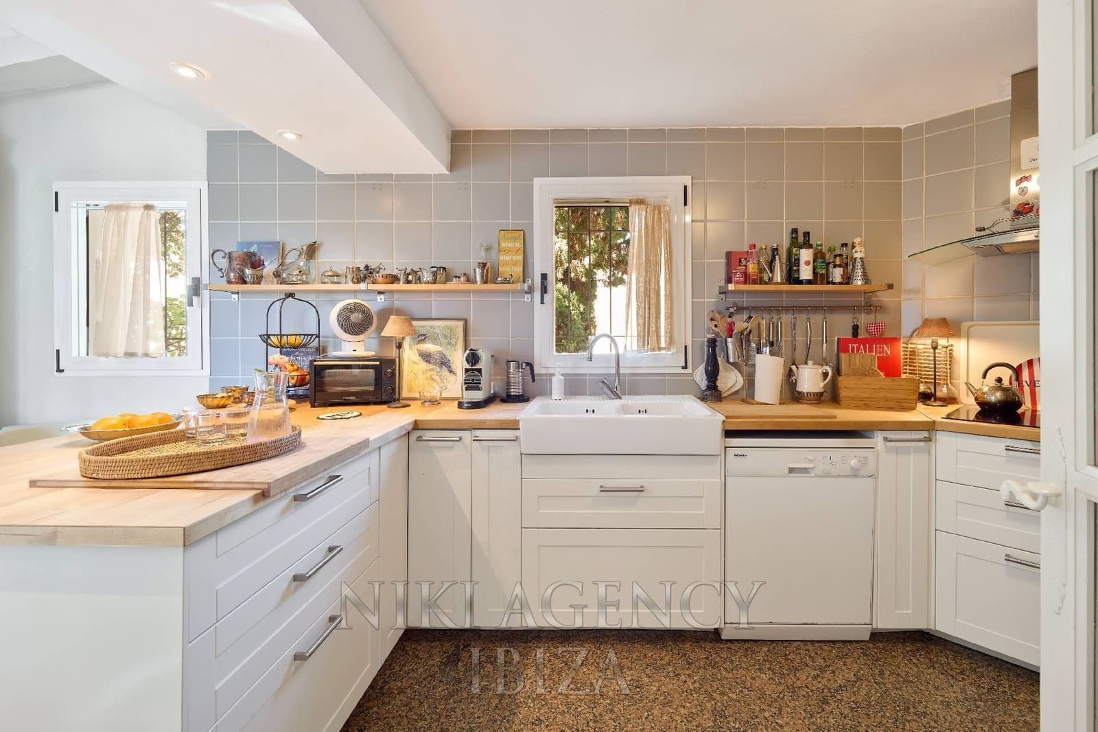 4 chambre Villa/Maison à vendre à Santa Eulalia / Santa Eularia avec piscine garage - 2 695 000 € (Ref: 10135589)