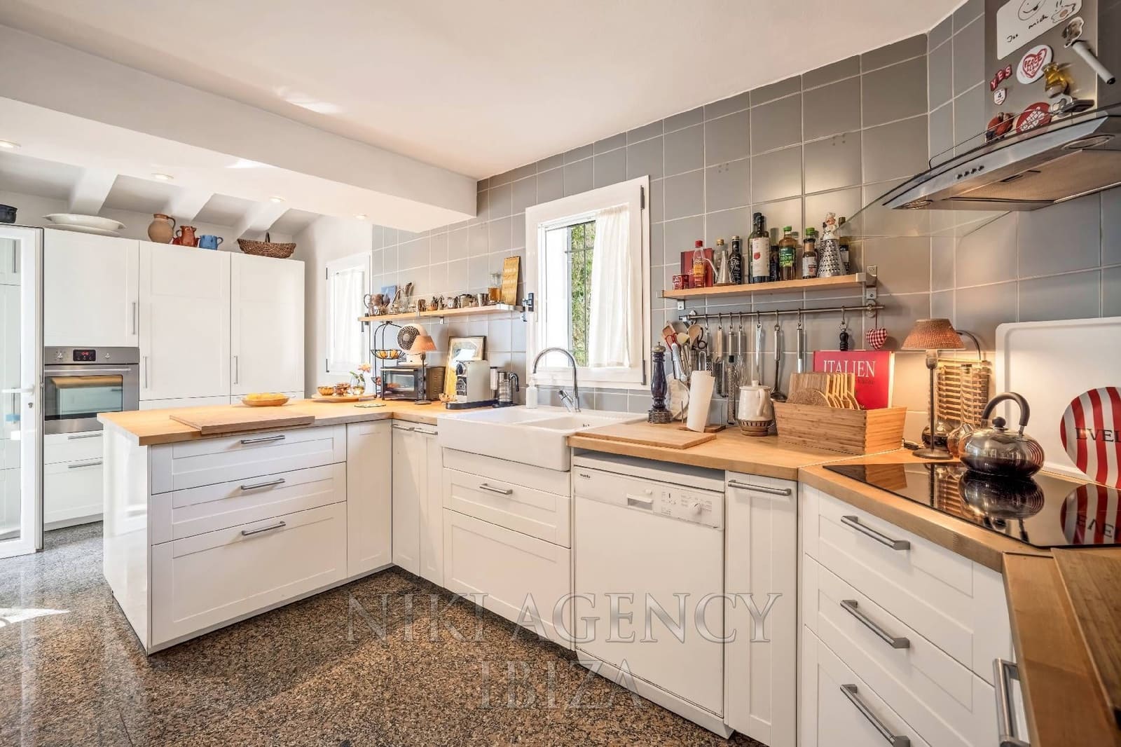 4 chambre Villa/Maison à vendre à Santa Eulalia / Santa Eularia avec piscine garage - 2 695 000 € (Ref: 10135589)