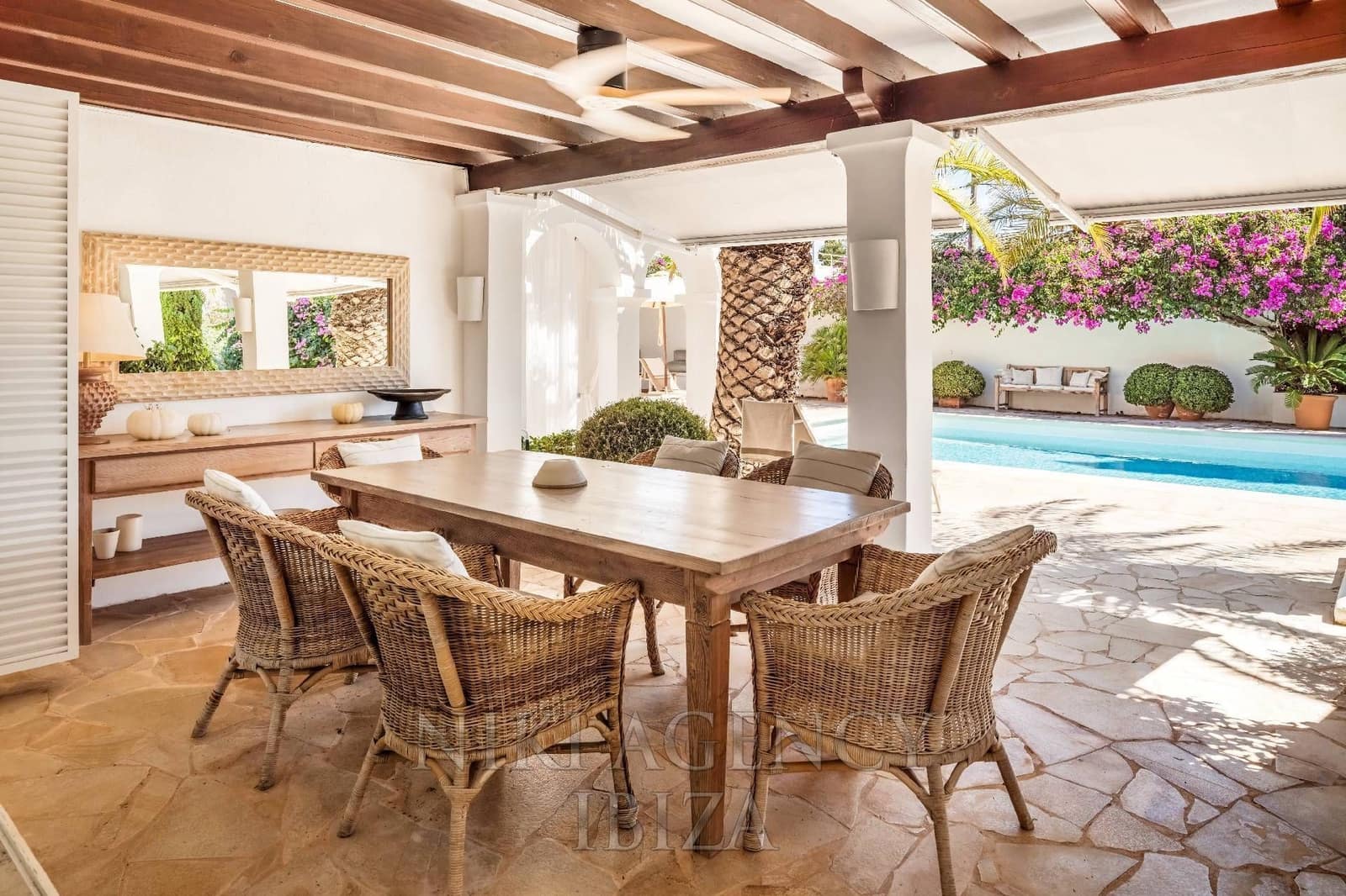 4 chambre Villa/Maison à vendre à Santa Eulalia / Santa Eularia avec piscine garage - 2 695 000 € (Ref: 10135589)