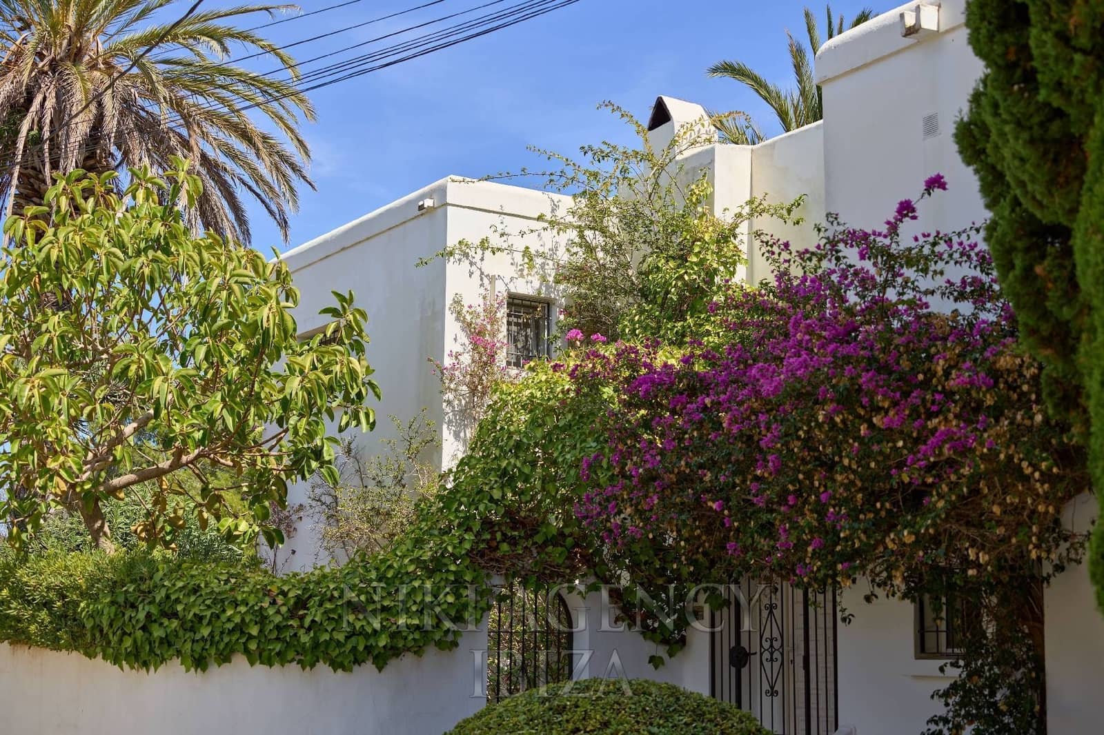 4 chambre Villa/Maison à vendre à Santa Eulalia / Santa Eularia avec piscine garage - 2 695 000 € (Ref: 10135589)