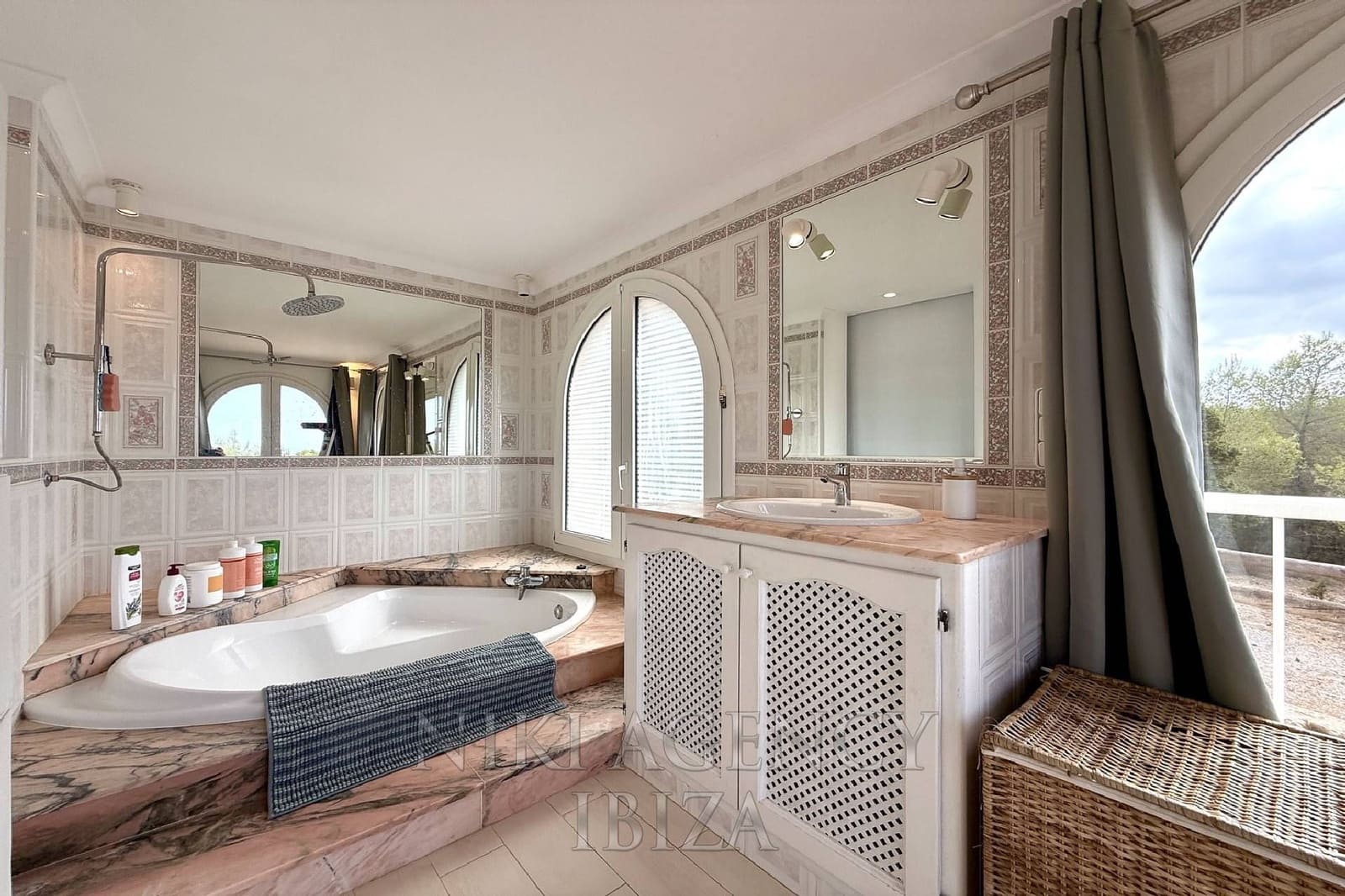 5 soveværelse Villa til salg i Sant Agusti des Vedra med swimmingpool garage - € 2.950.000 (Ref: 10153298)