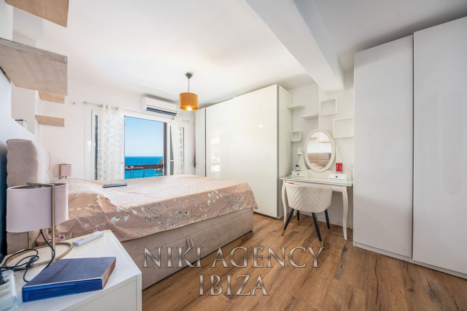 2 soverom Leilighet til salgs i Cala Llonga - € 780 000 (Ref: 10168136)