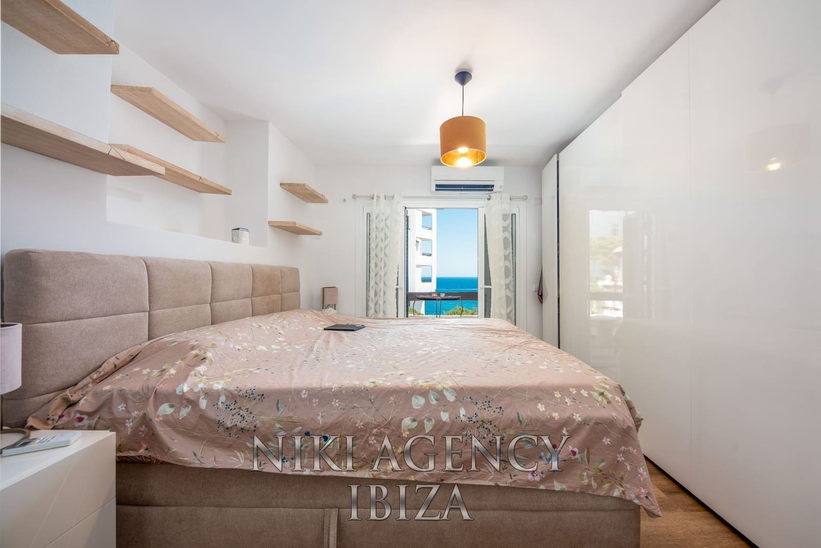 2 soverom Leilighet til salgs i Cala Llonga - € 780 000 (Ref: 10168136)