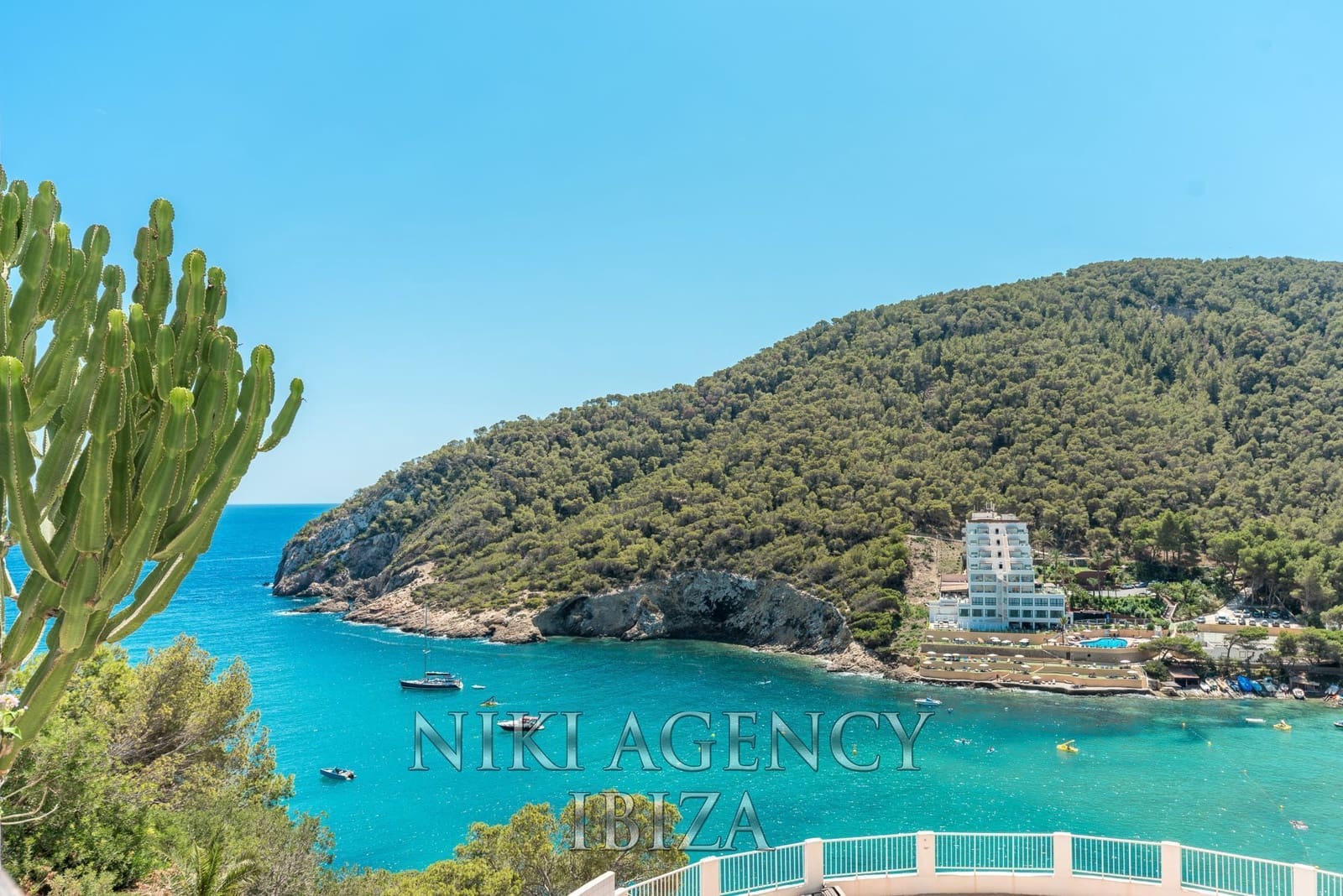 2 soverom Leilighet til salgs i Cala Llonga - € 780 000 (Ref: 10168136)