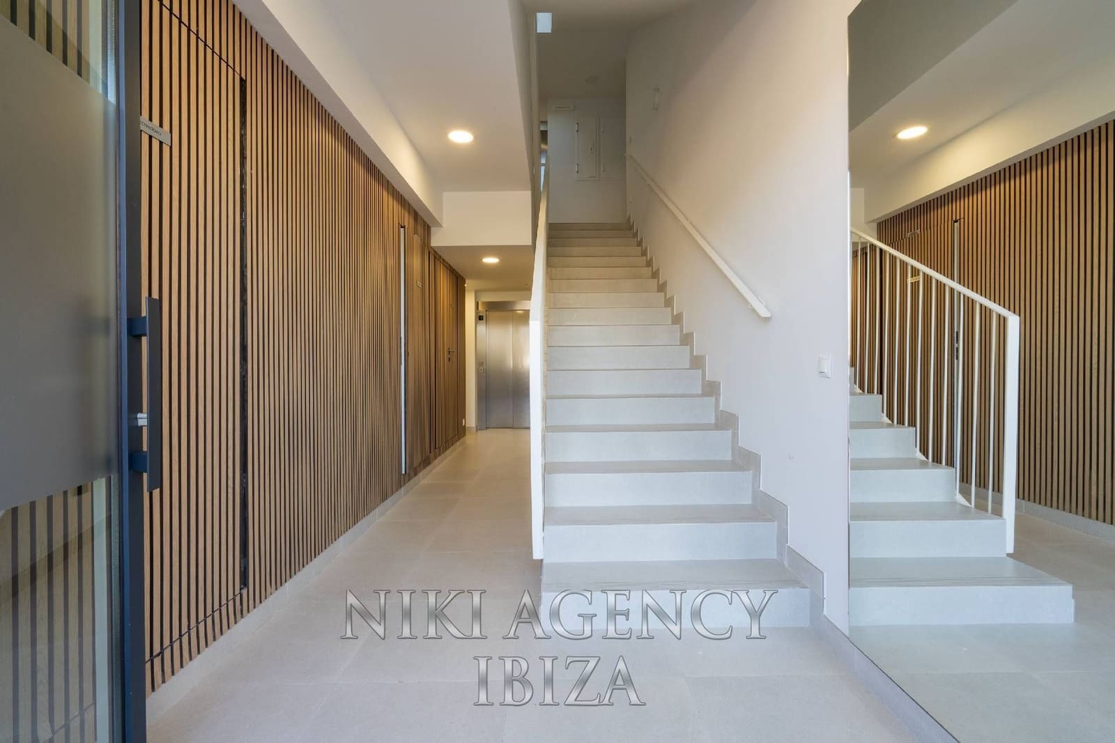 4 bedroom Apartment for sale in Playa d'en Bossa with pool garage - € 995,000 (Ref: 10179875)