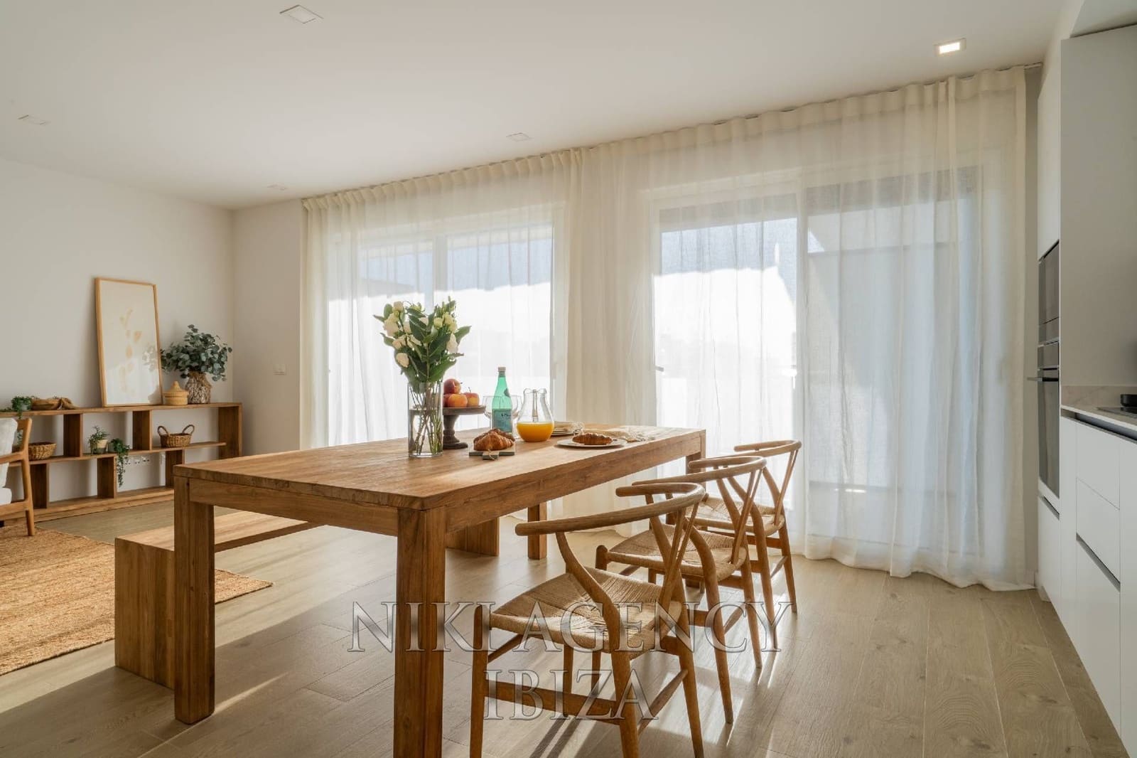 4 bedroom Apartment for sale in Playa d'en Bossa with pool garage - € 995,000 (Ref: 10179875)
