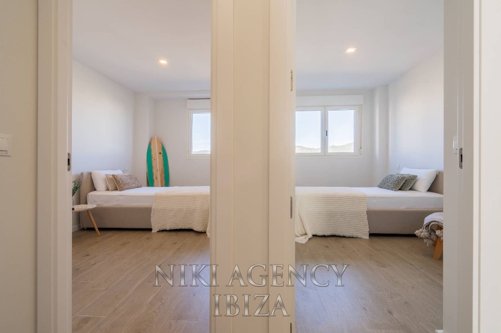 4 bedroom Apartment for sale in Playa d'en Bossa with pool garage - € 995,000 (Ref: 10179875)