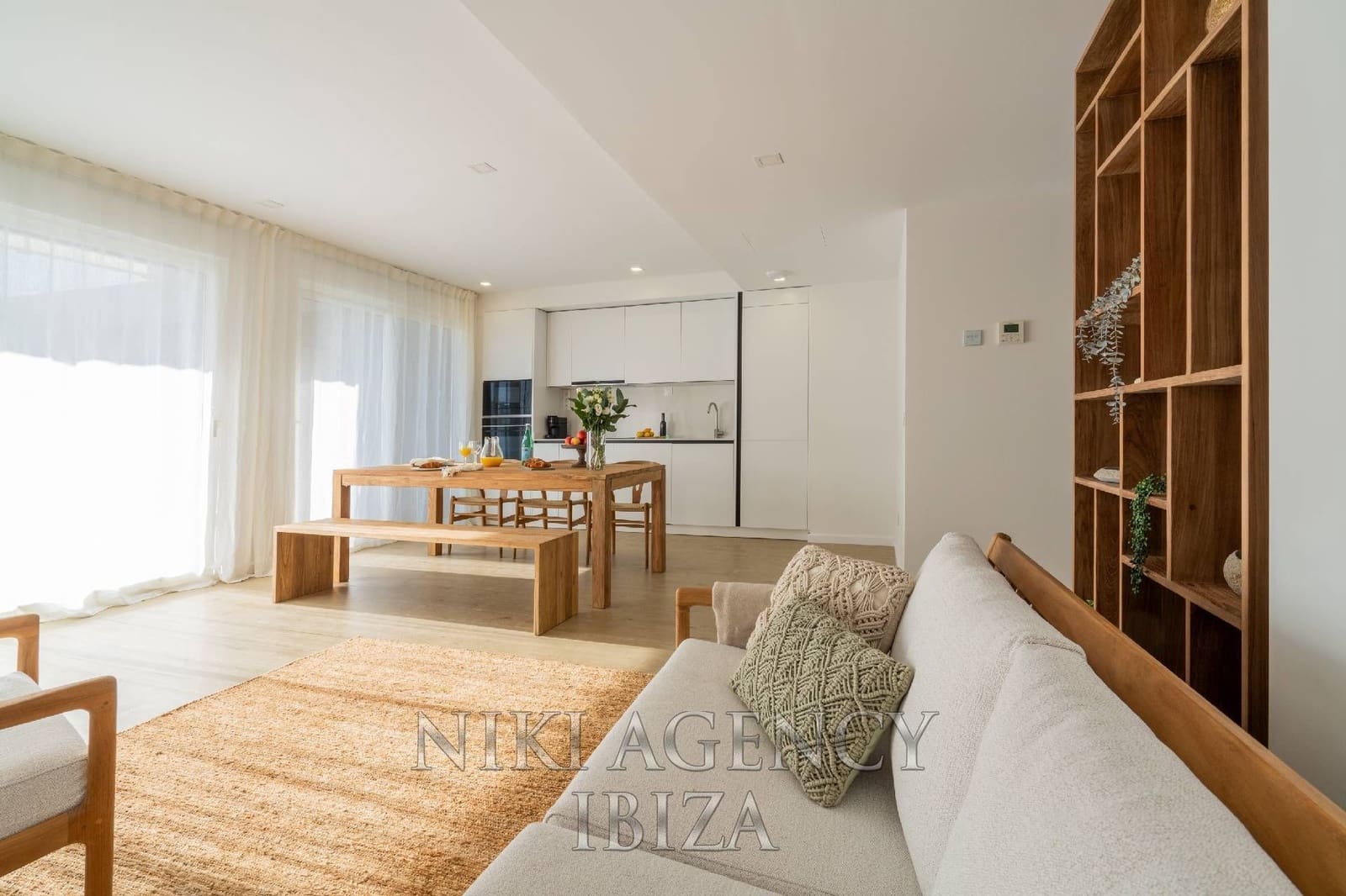 4 bedroom Apartment for sale in Playa d'en Bossa with pool garage - € 995,000 (Ref: 10179875)