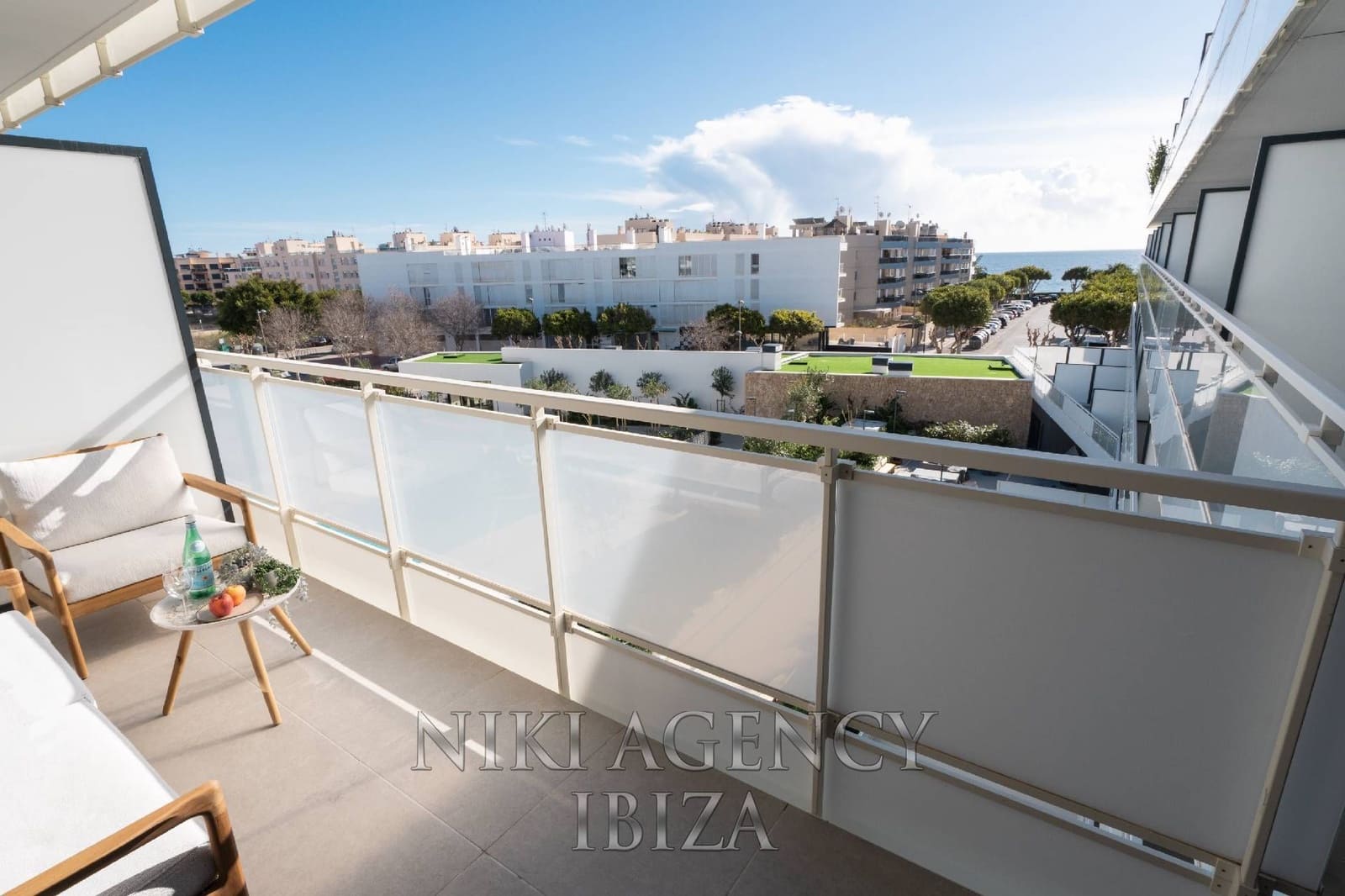 4 bedroom Apartment for sale in Playa d'en Bossa with pool garage - € 995,000 (Ref: 10179875)