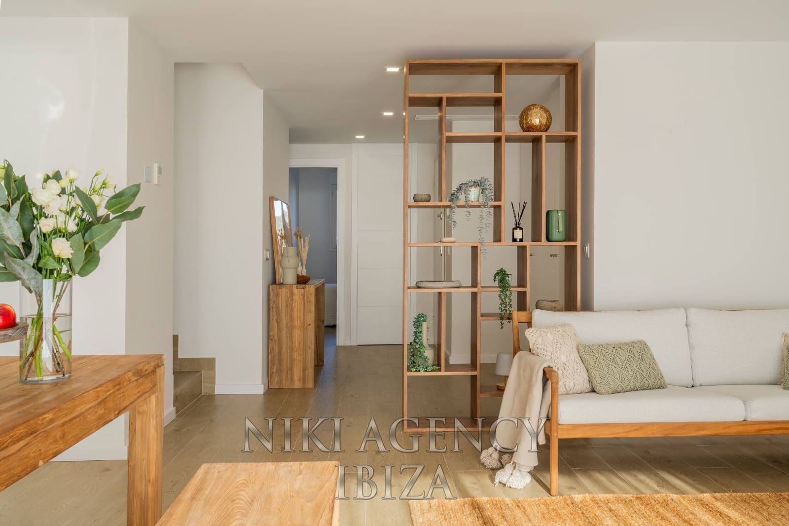 4 bedroom Apartment for sale in Playa d'en Bossa with pool garage - € 995,000 (Ref: 10179875)