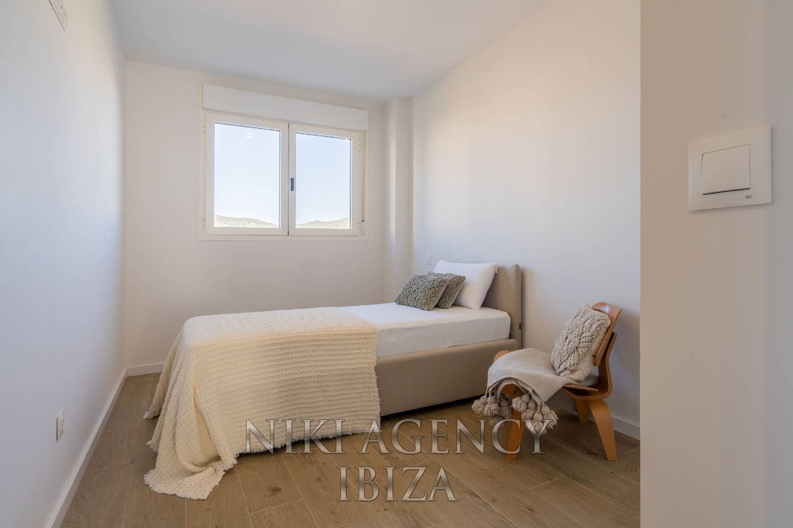 4 bedroom Apartment for sale in Playa d'en Bossa with pool garage - € 995,000 (Ref: 10179875)