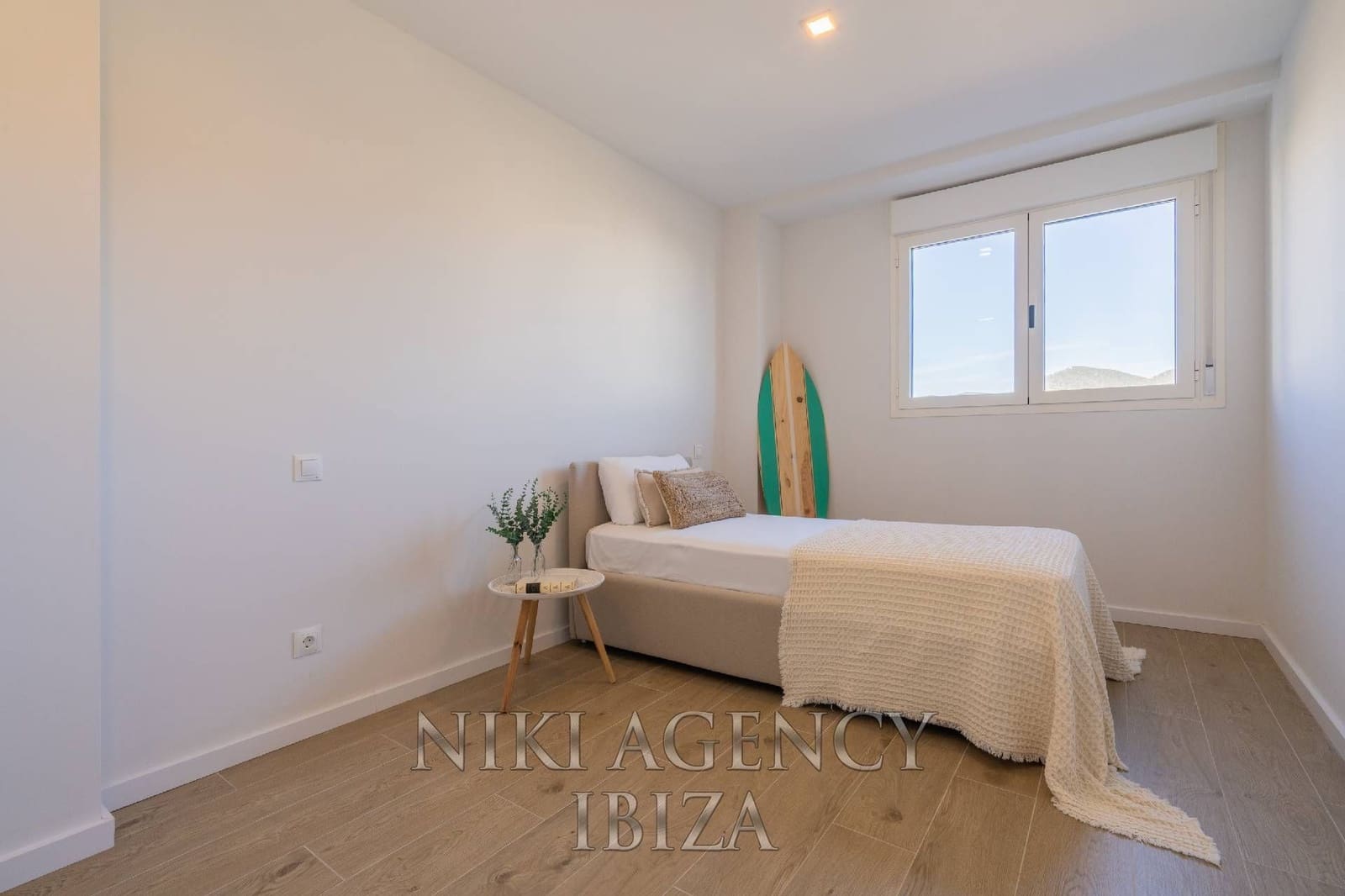 4 bedroom Apartment for sale in Playa d'en Bossa with pool garage - € 995,000 (Ref: 10179875)