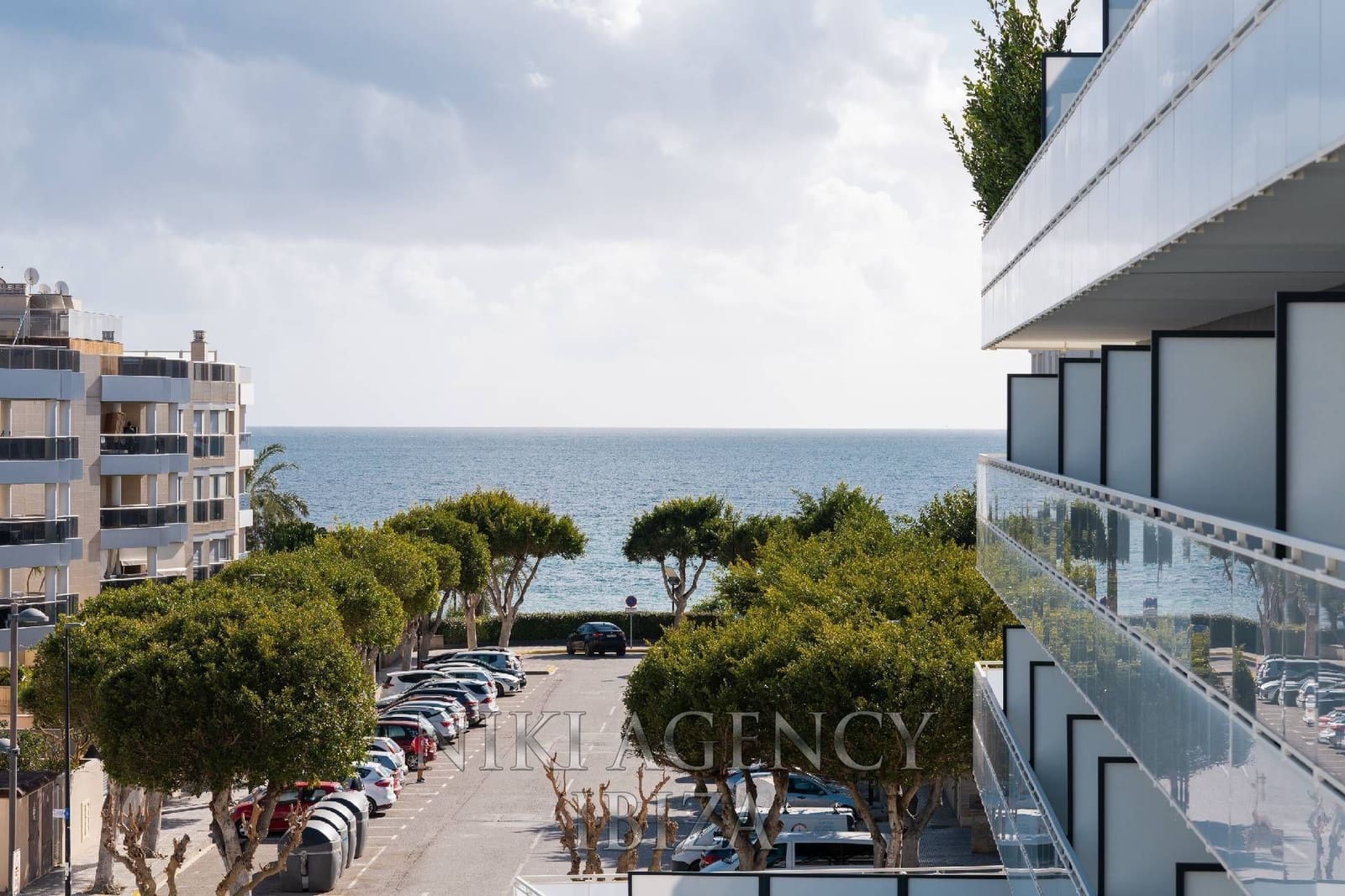 4 bedroom Apartment for sale in Playa d'en Bossa with pool garage - € 995,000 (Ref: 10179875)