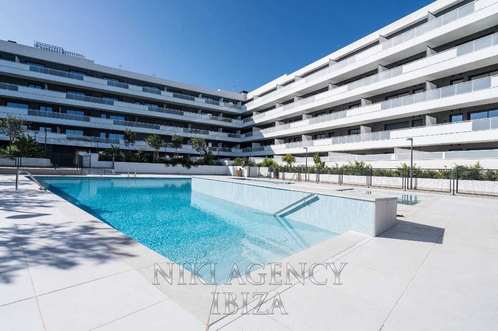 4 bedroom Apartment for sale in Playa d'en Bossa with pool garage - € 995,000 (Ref: 10179875)