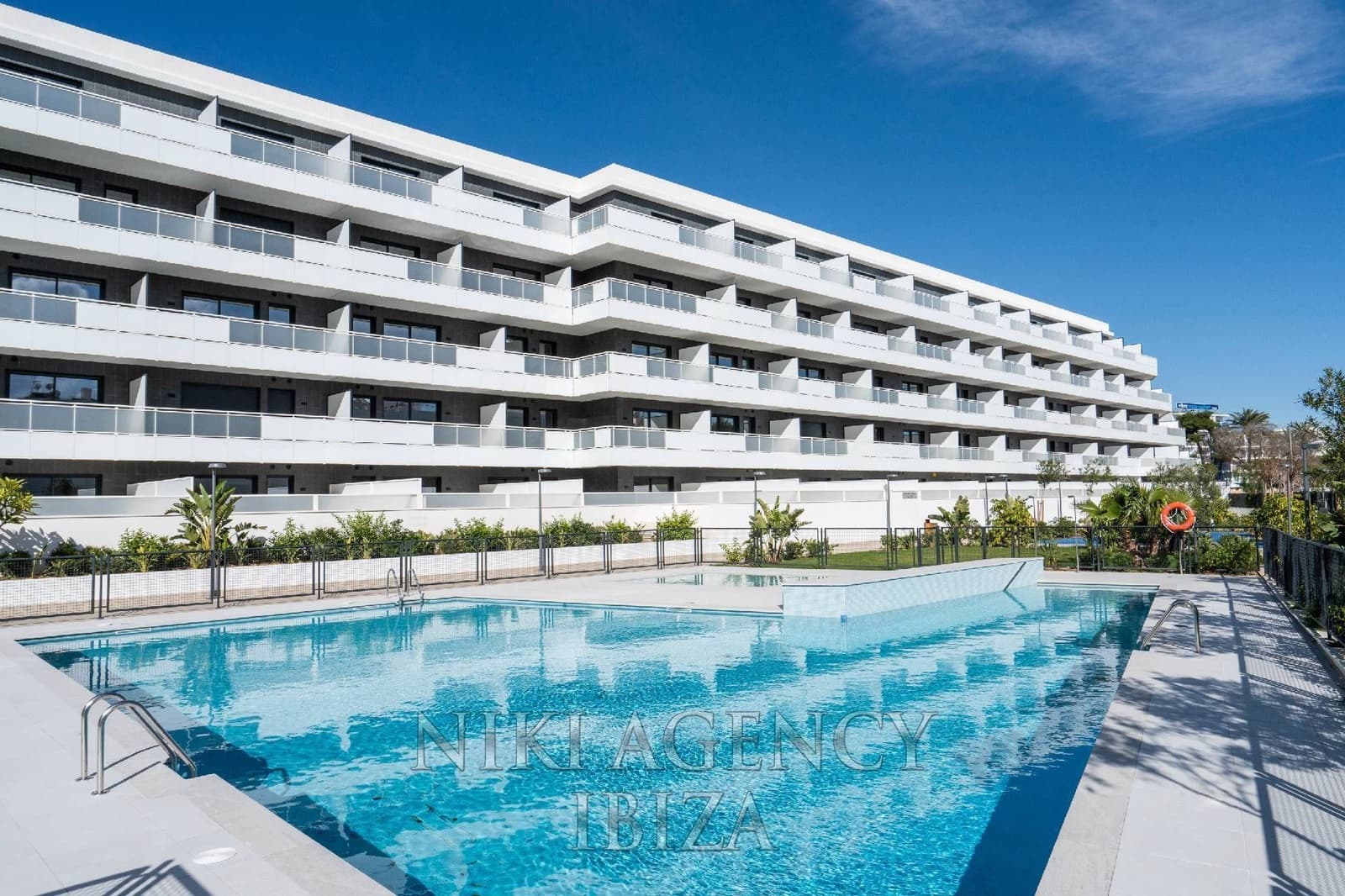 4 bedroom Apartment for sale in Playa d'en Bossa with pool garage - € 995,000 (Ref: 10179875)