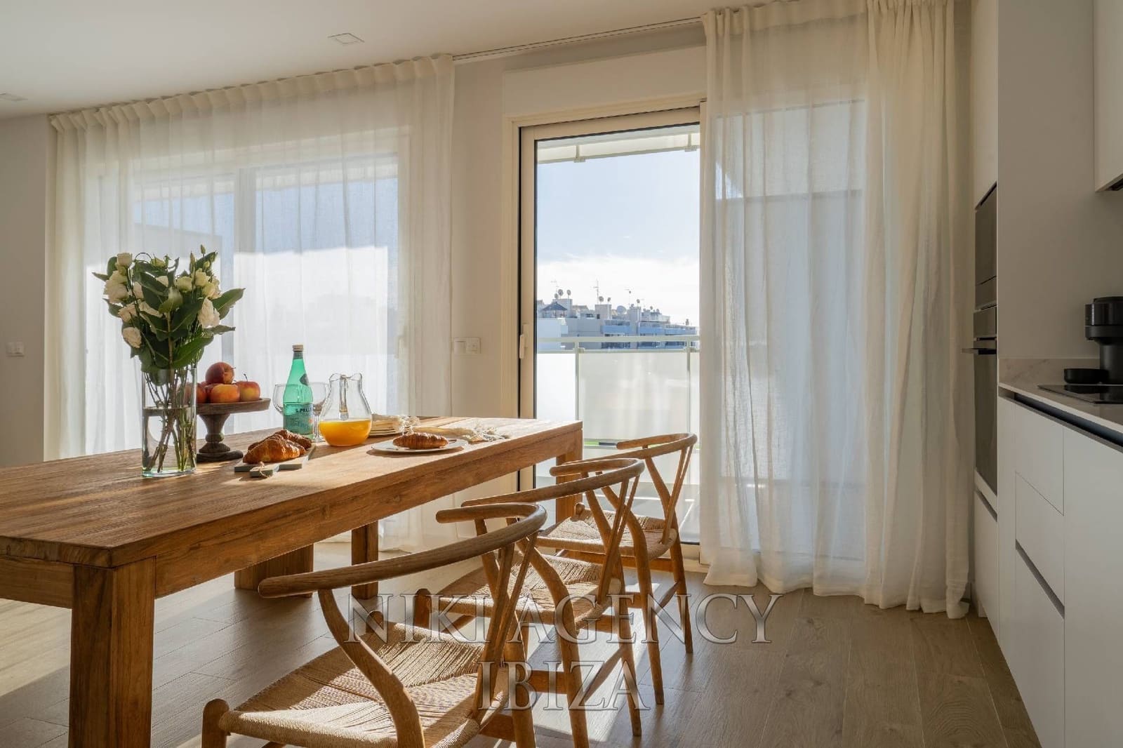 4 bedroom Apartment for sale in Playa d'en Bossa with pool garage - € 995,000 (Ref: 10179875)