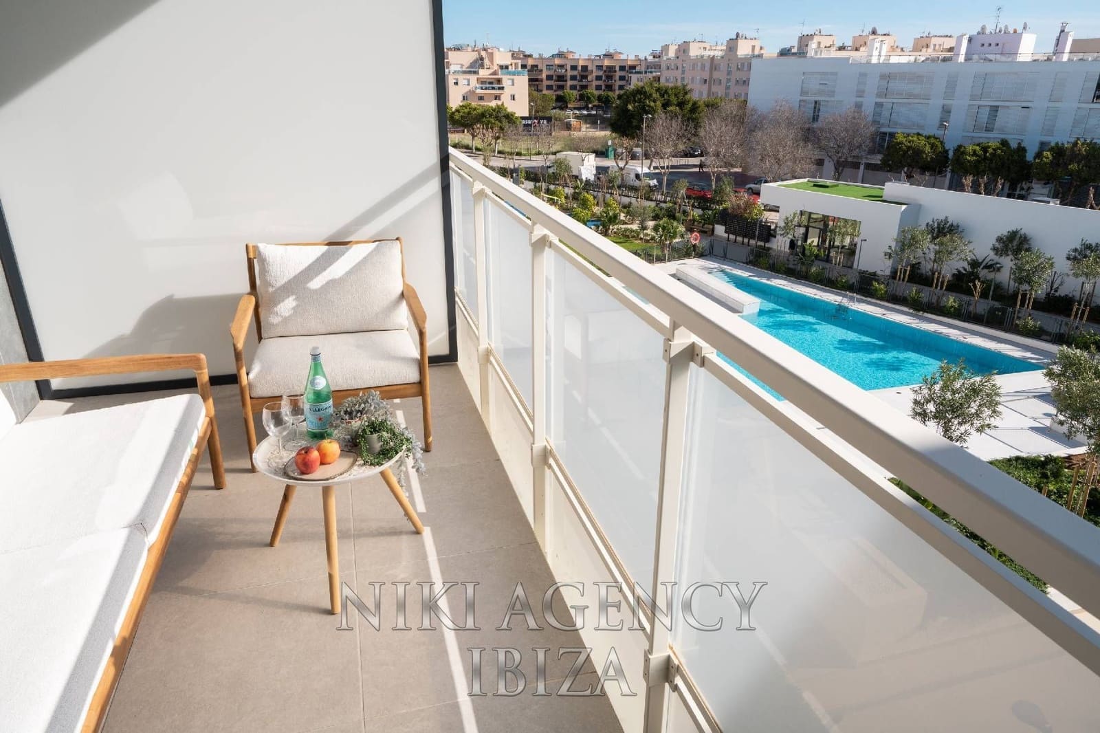 4 bedroom Apartment for sale in Playa d'en Bossa with pool garage - € 995,000 (Ref: 10179875)